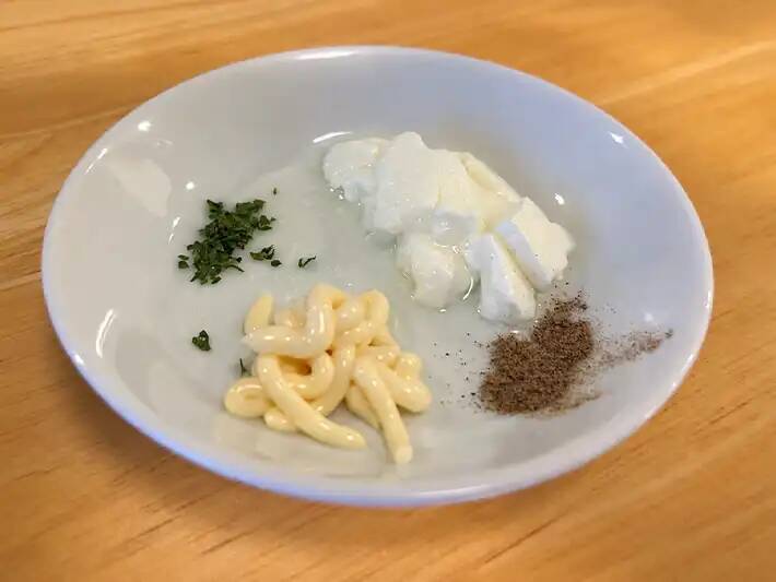 マヨネーズを『大さじ1杯』使って！　アメリカで定番のドレッシングを作る方法