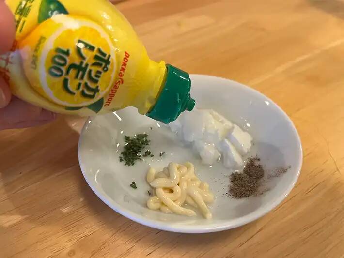 マヨネーズを『大さじ1杯』使って！　アメリカで定番のドレッシングを作る方法