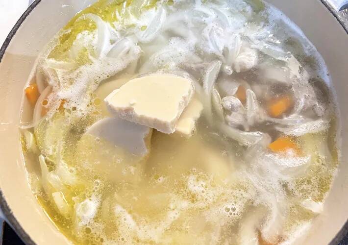 「何これ」からの2杯おかわり！　『クリームシチュー』の仕上げに10個投入したのは…