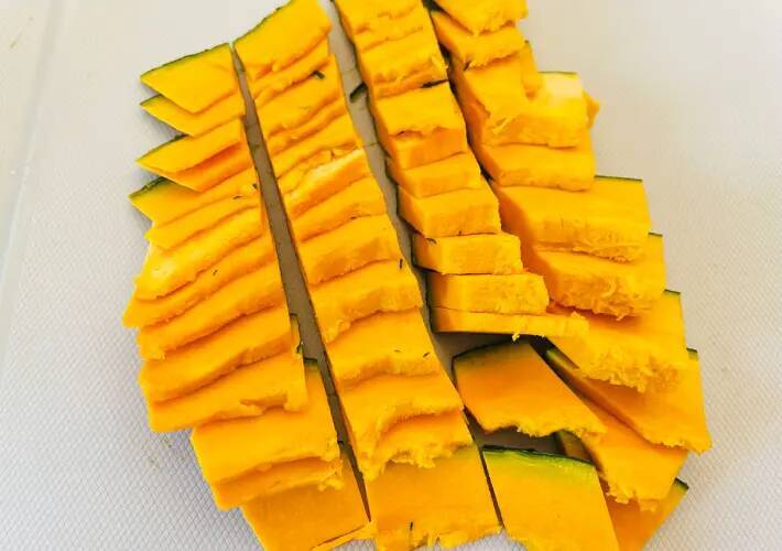 カボチャをレンチン2分！　夫も「やわらかいね」と驚いた簡単副菜の作り方