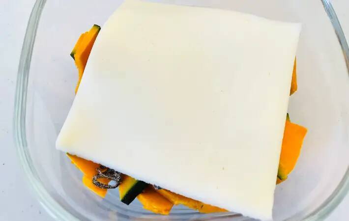 カボチャをレンチン2分！　夫も「やわらかいね」と驚いた簡単副菜の作り方