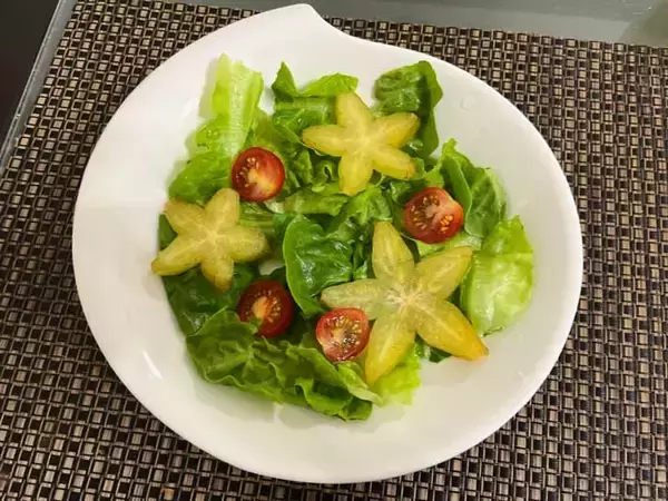 「「星の形をしてる！」　枝豆の横にいた『謎の果実』を買って食べてみた」の画像