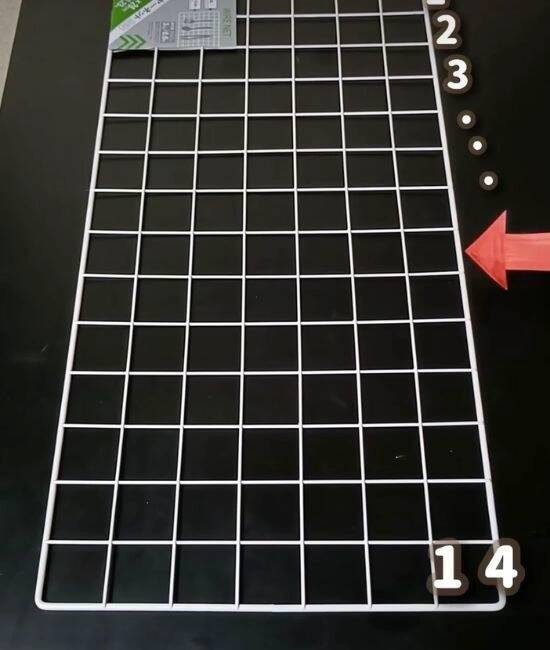 ワイヤーネットにひと手間加えると…　かわいい収納法に「インテリアにもなる！」