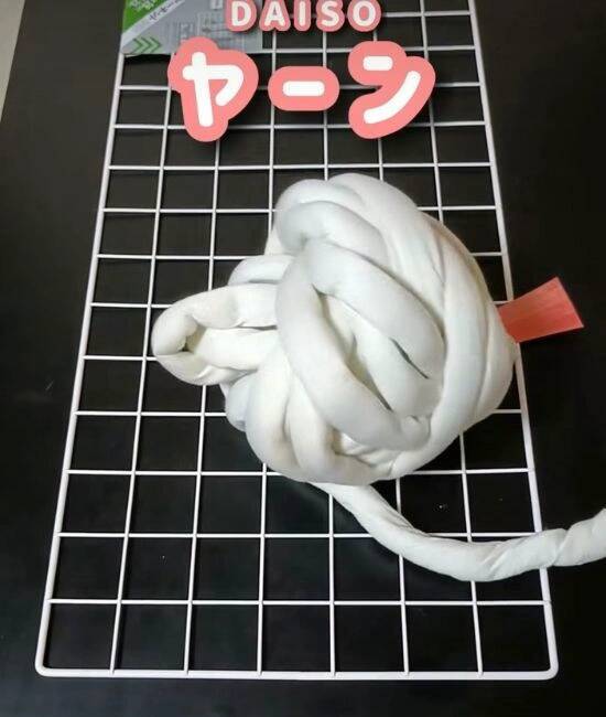 ワイヤーネットにひと手間加えると…　かわいい収納法に「インテリアにもなる！」