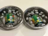 「缶飲料を冷やすなら、普通の氷水？塩入り？ 10分後の冷え方の違いがこちら！」の画像1