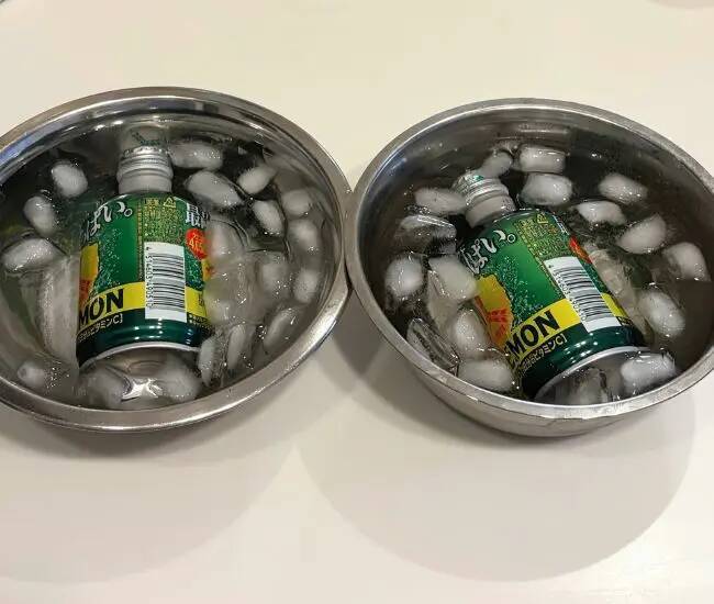 缶飲料を冷やすなら、普通の氷水？塩入り？ 10分後の冷え方の違いがこちら！