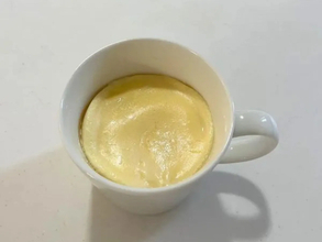 マグカップに材料を入れてチンすると？　完成した『おやつ』に「固めの食感」「最高」