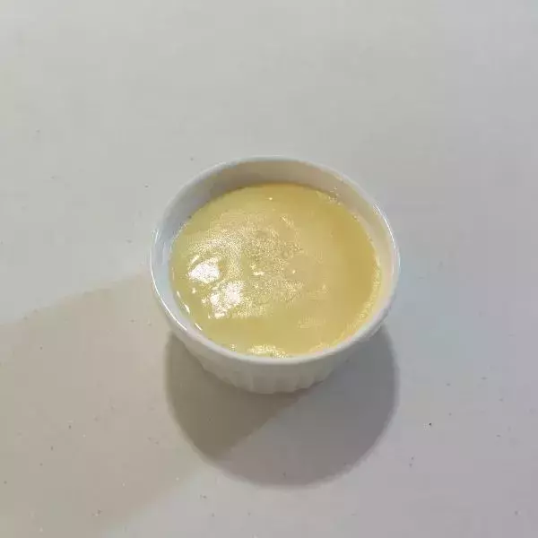 「マグカップに材料を入れてチンすると？　完成した『おやつ』に「固めの食感」「最高」」の画像