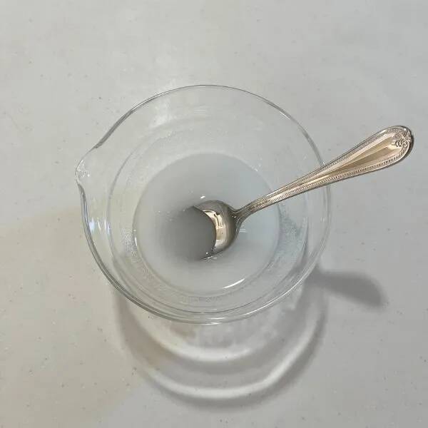 マグカップに材料を入れてチンすると？　完成した『おやつ』に「固めの食感」「最高」