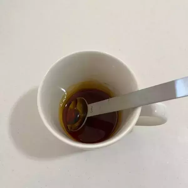 「マグカップに材料を入れてチンすると？　完成した『おやつ』に「固めの食感」「最高」」の画像