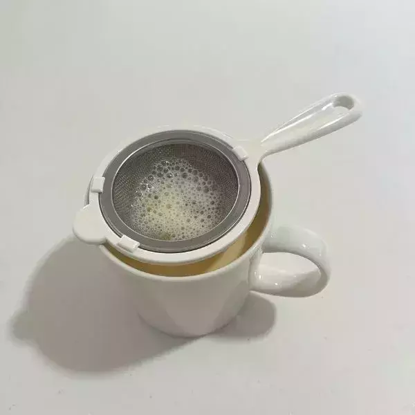 「マグカップに材料を入れてチンすると？　完成した『おやつ』に「固めの食感」「最高」」の画像