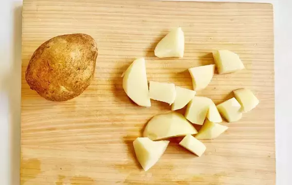 「食べた夫が「おかわりある？」　ポテトサラダの新しい食べ方」の画像