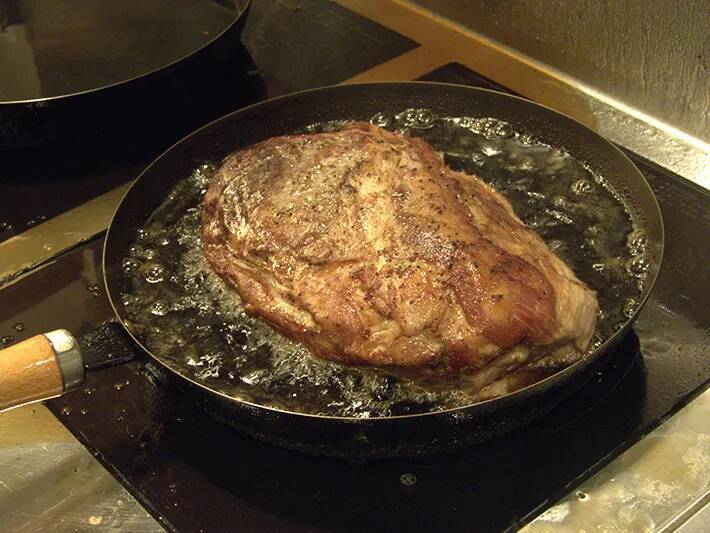 時間内に完食すれば1万円ゲット！？　夢の『超特大ステーキ』に挑んだ結果…