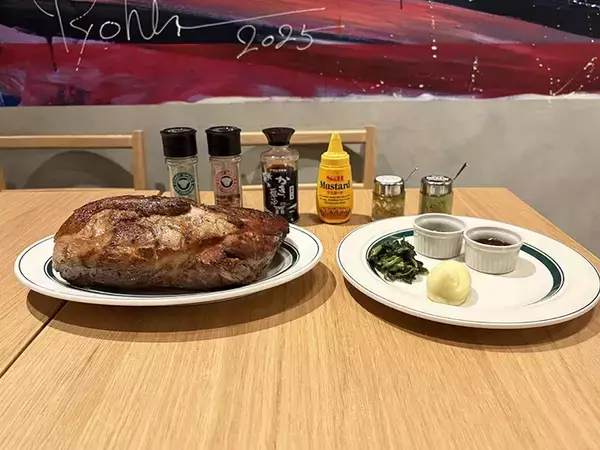 「時間内に完食すれば1万円ゲット！？　夢の『超特大ステーキ』に挑んだ結果…」の画像