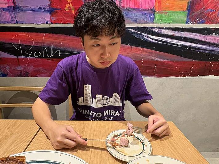 時間内に完食すれば1万円ゲット！？　夢の『超特大ステーキ』に挑んだ結果…