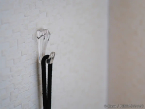 壁に『跡』を残さない　フックの貼り方・はがし方のポイント