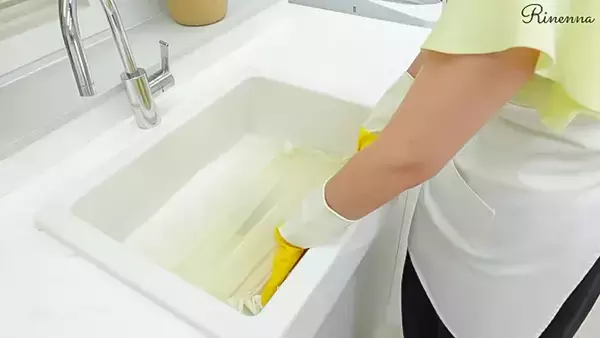 「10年モノのタオルは蘇る？　「もう捨てるしかない」と思った服の“復活洗濯”」の画像