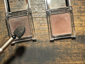 100円ショップで見つけたユニークなアイシャドウチップ　意外な構造に「楽しい！」「何度もやった」