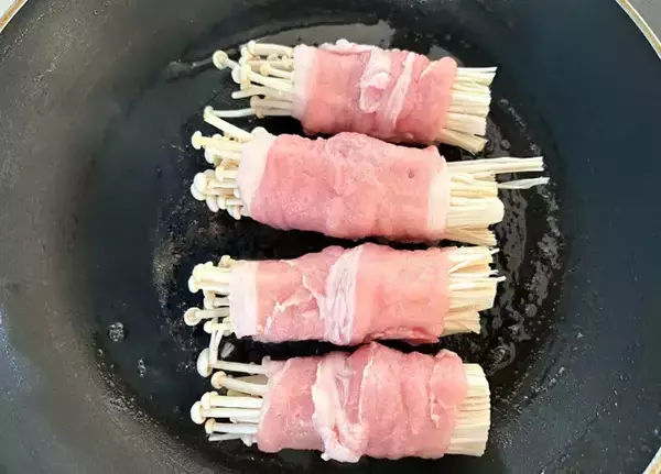 「味の決め手は『大さじ2杯』　家族がペロリと完食した『エノキの豚コマ巻き』」の画像