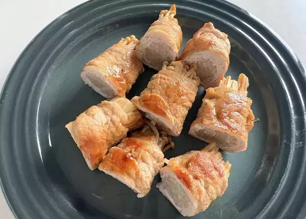 「味の決め手は『大さじ2杯』　家族がペロリと完食した『エノキの豚コマ巻き』」の画像