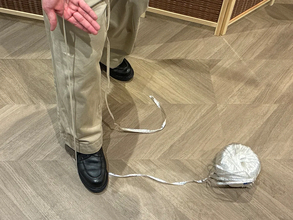 災害時に使えるビニール紐　ハサミを使わずに20秒で切れる方法が「簡単」