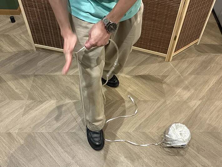災害時に使えるビニール紐　ハサミを使わずに20秒で切れる方法が「簡単」
