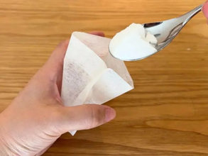 ダイソー『お茶パック』の活用法　重曹をスプーン『2杯』入れるだけで…