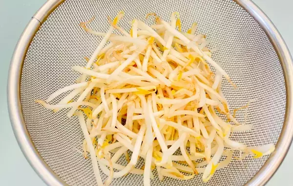 「そうめんをゆでた後に？　まさかの味つけに、夫が「驚いたけどおいしい！」【15分レシピ】」の画像
