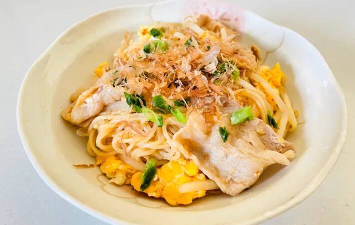 そうめんをゆでた後に？　まさかの味つけに、夫が「驚いたけどおいしい！」【15分レシピ】