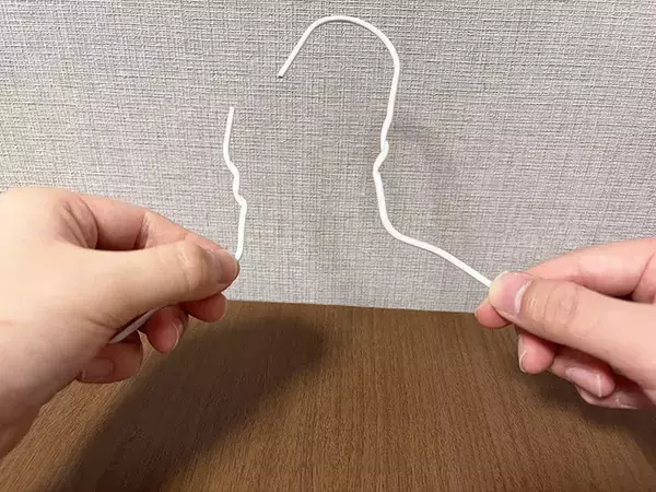 「ワイヤーハンガー、使わないともったいない！　洗濯や料理に役立つアイディアとは」の画像