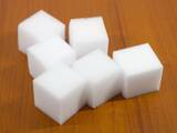 「お菓子の空き箱は捨てないで！　指輪の収納になる『簡単リメイク術』【収納テク4選】」の画像1