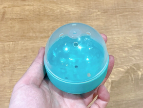 カプセルトイの空容器を捨てそびれた…　そんな時に試せる『リメイク』方法に「すごく便利！」