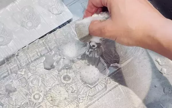 「捨てないで！　卵パックを再利用したら…　料理の仕込みが一瞬で完成する！」の画像