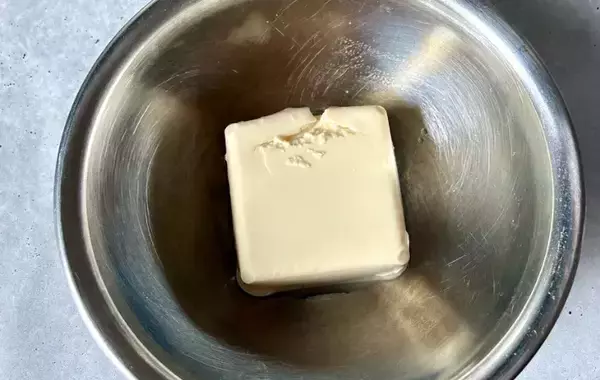 「ピンク色になった『豆腐一丁』　めんつゆ要らずの食べ方に「暑い日にぴったり！」」の画像