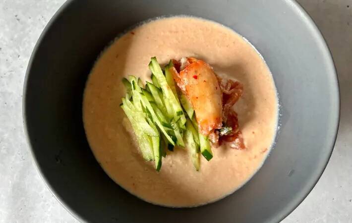 ピンク色になった『豆腐一丁』　めんつゆ要らずの食べ方に「暑い日にぴったり！」