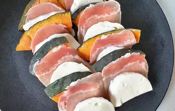 「煮物ばっかりだと飽きる…　カボチャを使ったまさかのレシピが「おもてなしにもよさそう」」の画像