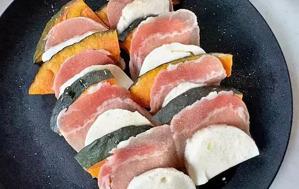 「煮物ばっかりだと飽きる…　カボチャを使ったまさかのレシピが「おもてなしにもよさそう」」の画像