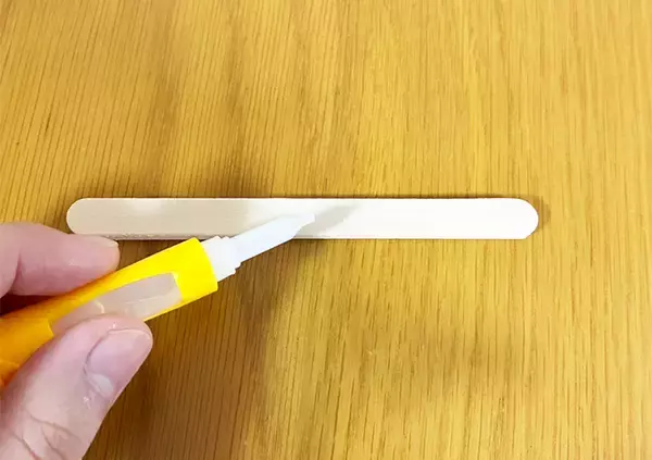 「ダブルクリップに『アイスの棒』を接着すると？　3分で作れる“お役立ちグッズ”が、かなり有能！」の画像