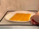 「半分に折ってレンジへ！　パスタの新しい使い道に「目からウロコ」「無限にいける」」の画像1