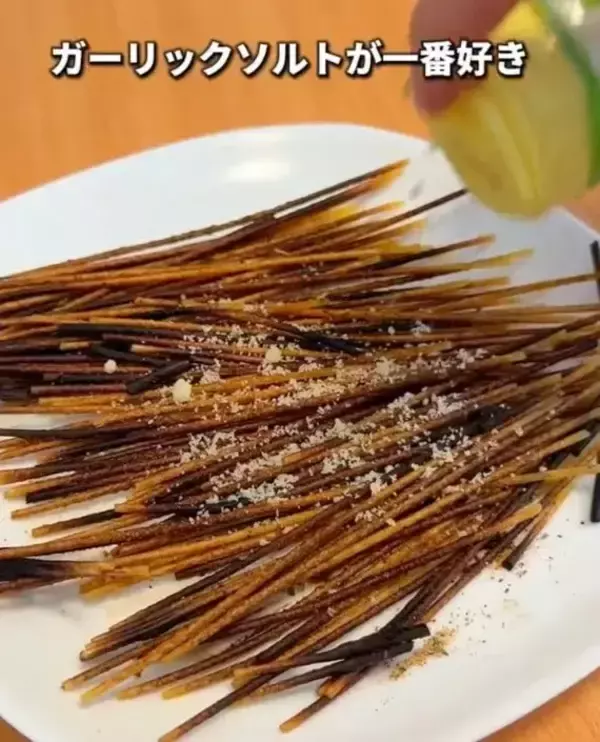 「半分に折ってレンジへ！　パスタの新しい使い道に「目からウロコ」「無限にいける」」の画像