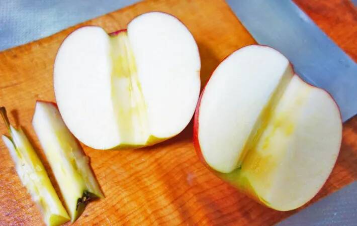 焼いてのせるだけ！　子供が驚く『りんごのおやつ』の作り方