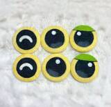 「羊毛フェルトでキャタピーを作ったら？　リアルすぎる姿に「すっご」「実在してるみたい」」の画像4