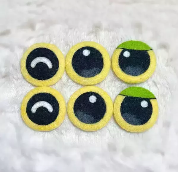 「羊毛フェルトでキャタピーを作ったら？　リアルすぎる姿に「すっご」「実在してるみたい」」の画像