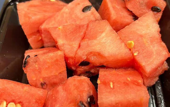 食パン×チーズの上にのせたのは？　夏にぴったり簡単トースト【レシピ】