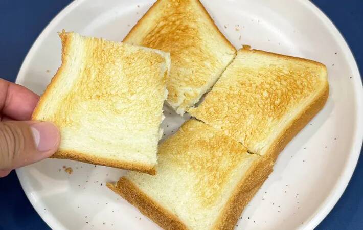食パン×チーズの上にのせたのは？　夏にぴったり簡単トースト【レシピ】