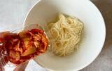 「丼ぶりに盛ったそうめんに『醤油とごま油のタレ』をかけるだけ　【ランチにぴったり】」の画像3