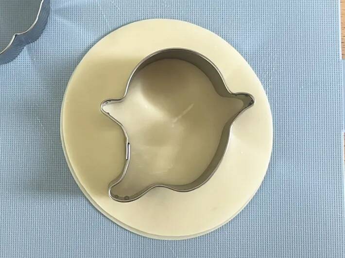 ダイソーの『クッキー型』で作ったのは、クッキーじゃない！　余った餃子の皮を活用して？