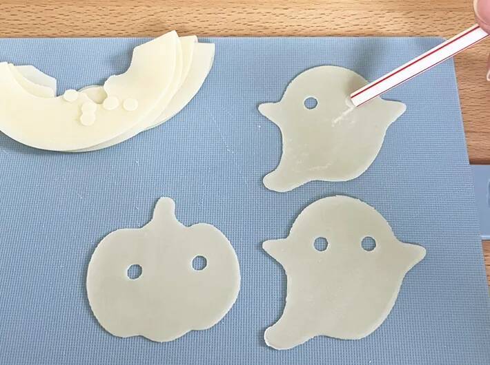 ダイソーの『クッキー型』で作ったのは、クッキーじゃない！　余った餃子の皮を活用して？