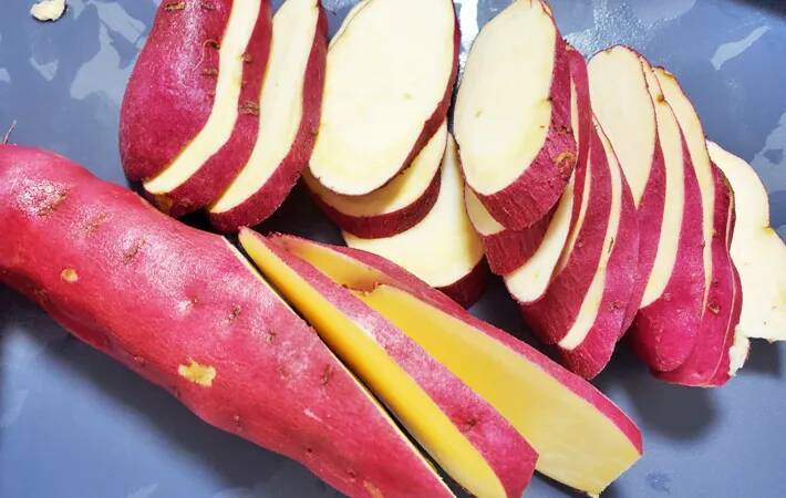 バター醤油が食欲をそそる！　サツマイモのきんぴらがたまらない【作り置きレシピ】