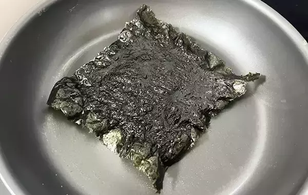 「海苔に『1本分』塗ってみて！　夫が絶賛した弁当おかずに「翌日も作った」「ご飯泥棒」【5分レシピ】」の画像